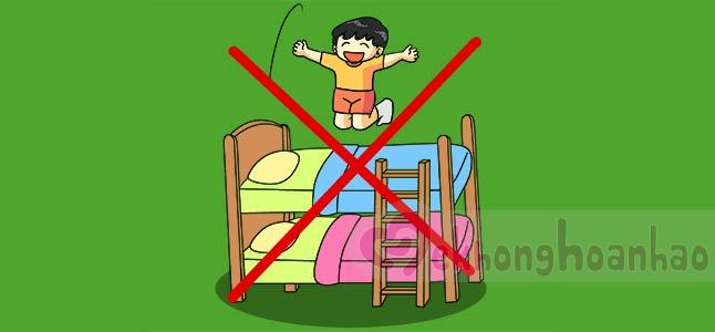 Có nên mua giường tầng cho bé?