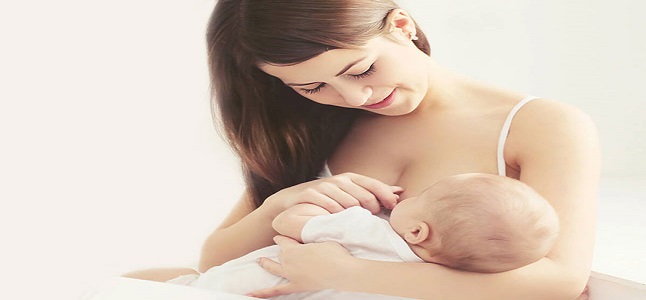 Bổ sung dinh dưỡng cho trẻ bú sữa mẹ đúng cách