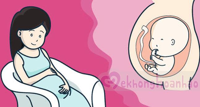 Những cử động và phản xạ của trẻ sơ sinh trong tháng đầu tiên