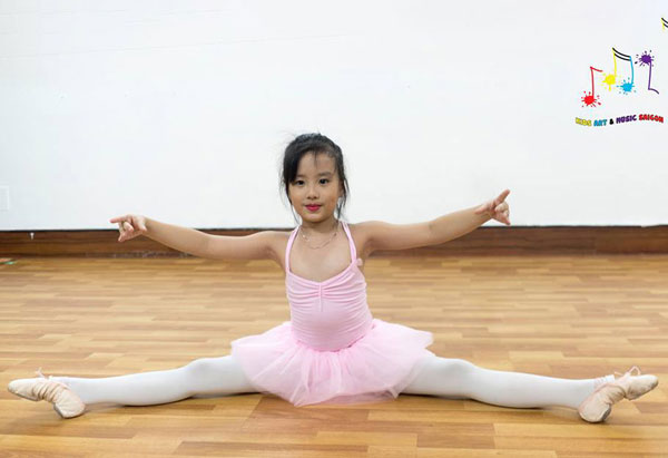 Eo thon, dáng đẹp và nhiều lợi ích “khổng lồ” với khóa múa ballet cho bé hình ảnh 3