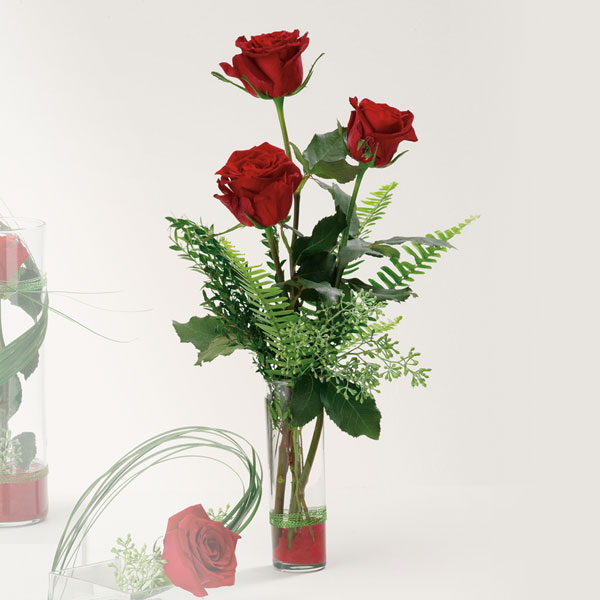 Cách cắm hoa hồng đỏ và hoa nhỏ đính kèm hình 7