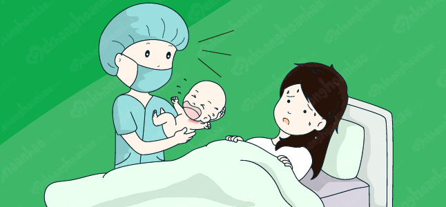 Trẻ sơ sinh đầy bụng và chấn thương trong quá trình sinh nở